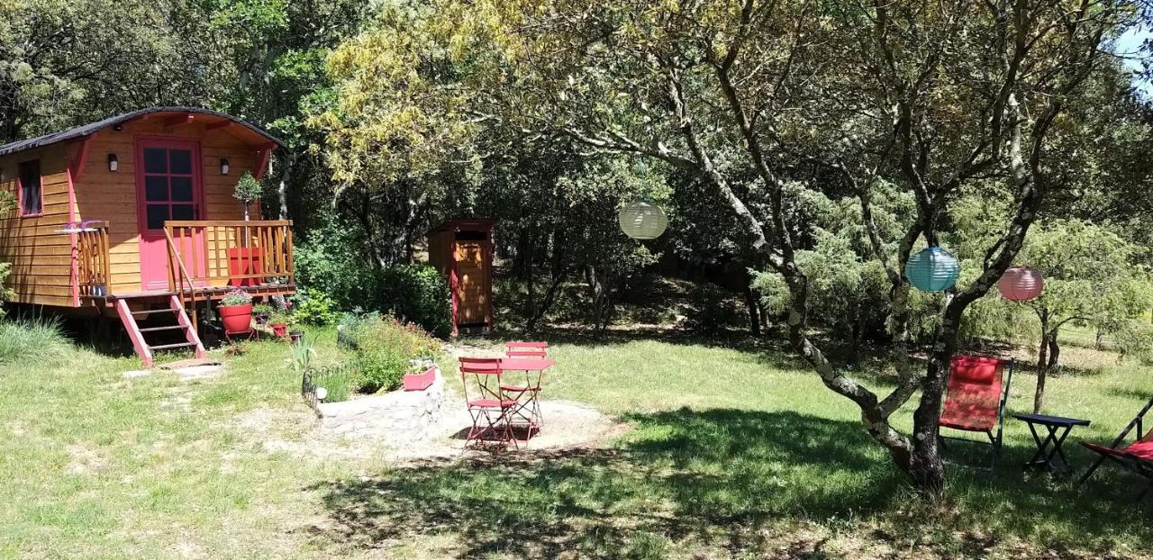 Roulotte Romantique Chauffee En Cevennes Monteils  Zewnętrze zdjęcie