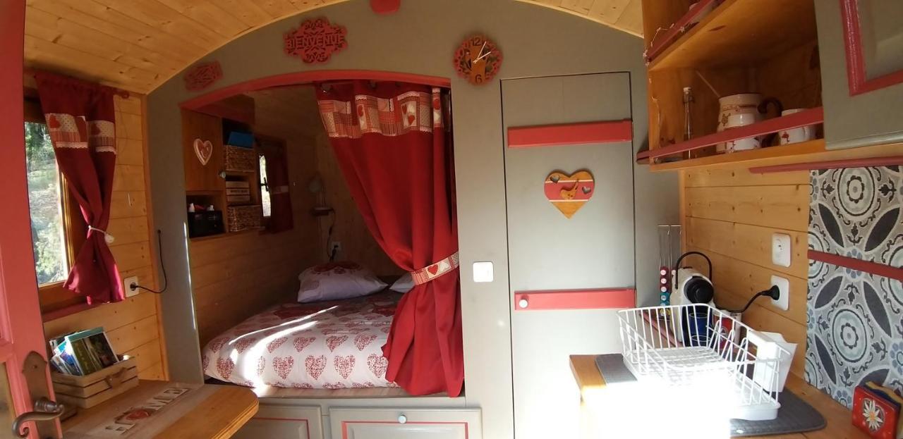 Roulotte Romantique Chauffee En Cevennes Monteils  Zewnętrze zdjęcie