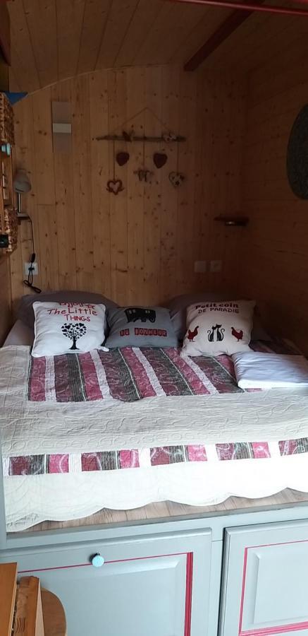 Roulotte Romantique Chauffee En Cevennes Monteils  Zewnętrze zdjęcie
